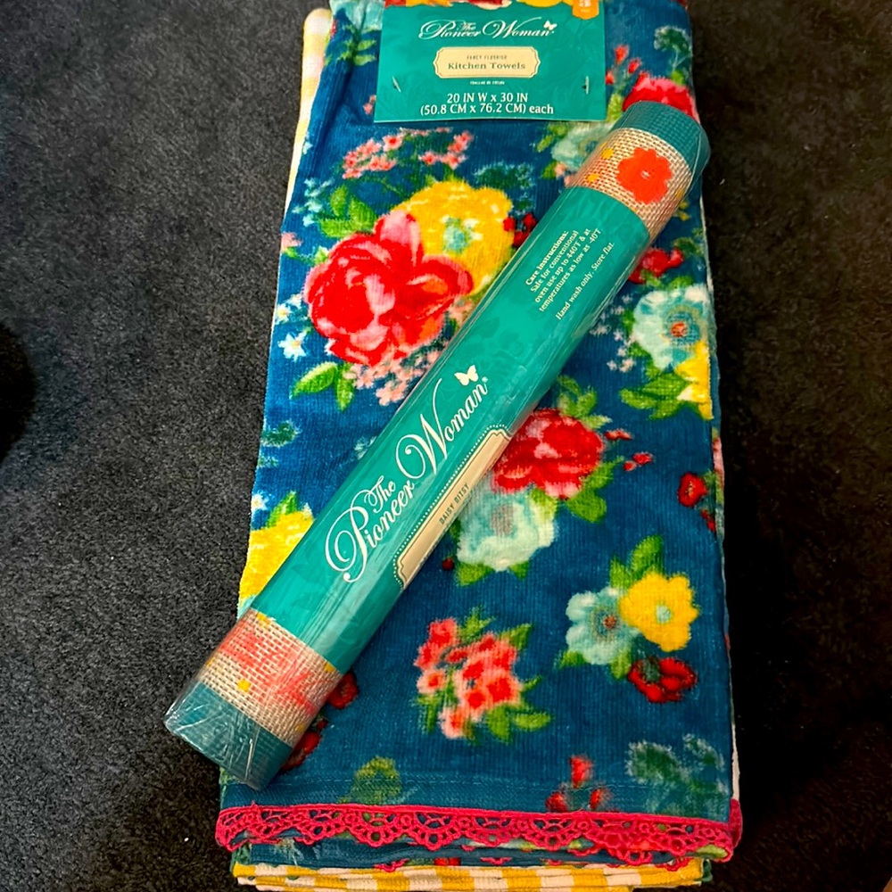 Pioneer Woman Set COMES IN ORIGINAL PACKAGING